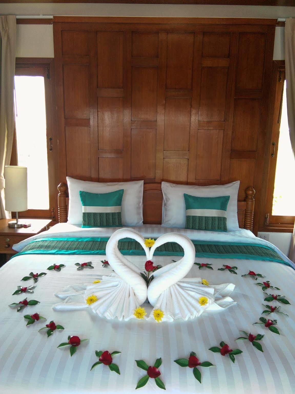 Kaya Mani Thai Villa Resort Choeng Mon Exteriör bild